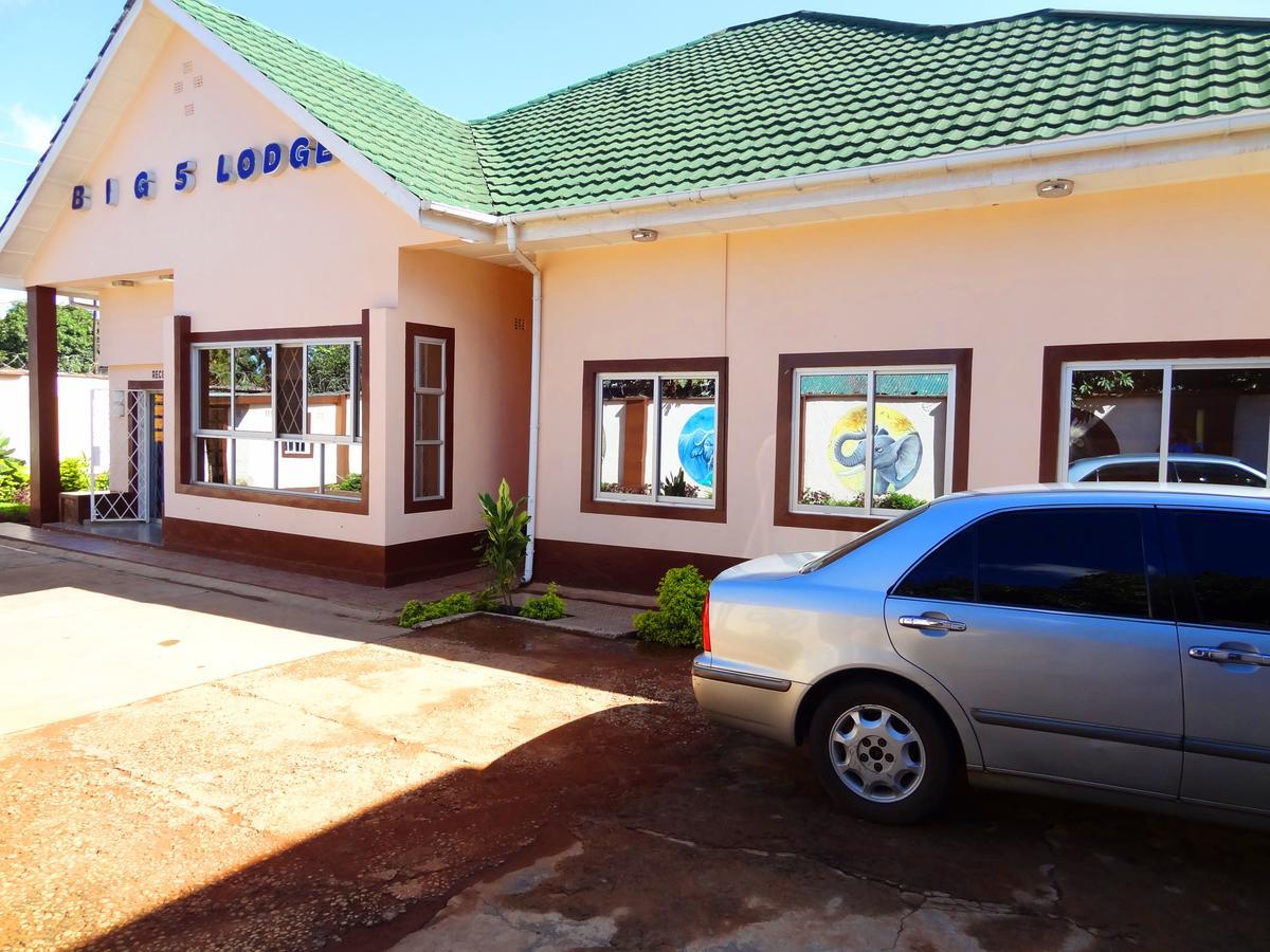 Big 5 Junior Lodge Lubumbashi 外观 照片